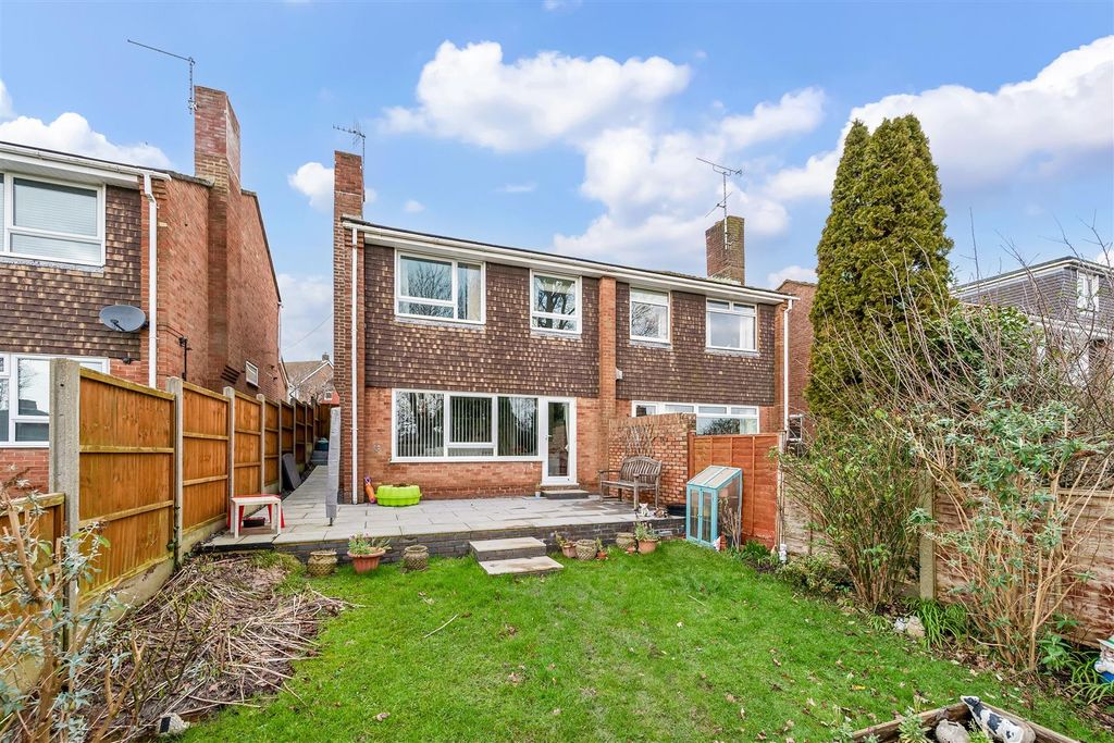 Property photo 2 of 22 Garden 3.Jpg