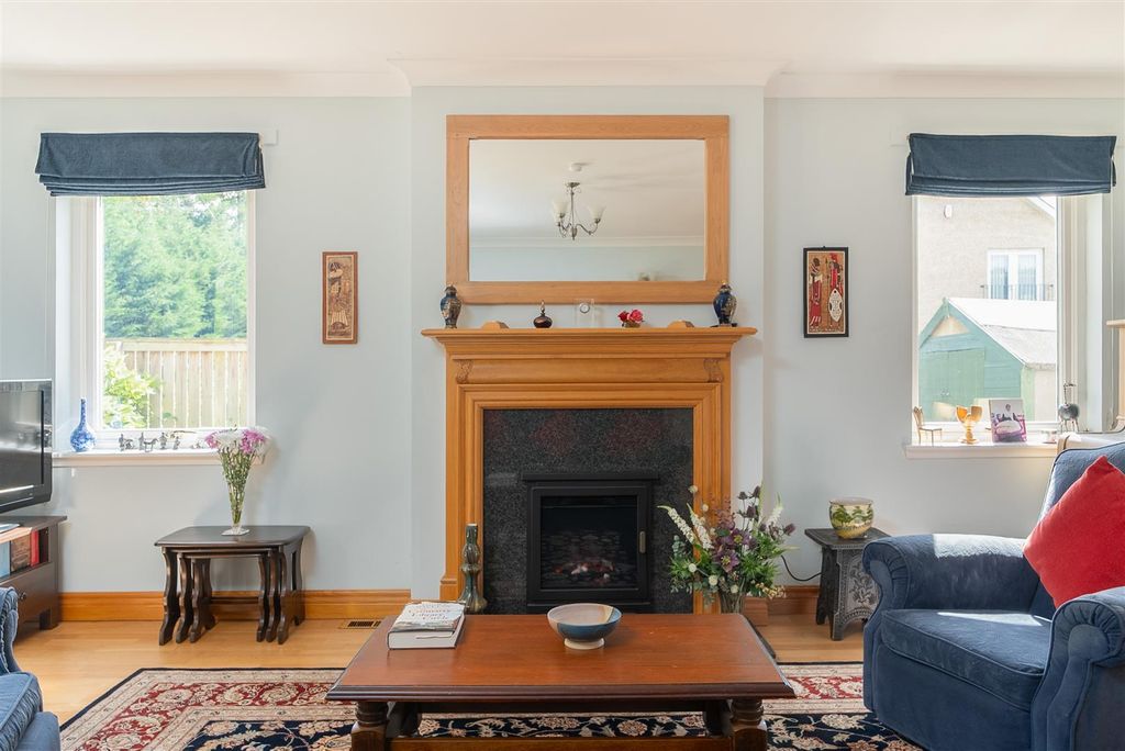 Property photo 2 of 26 28_Riverside_Drive-05 - Copy.Jpg