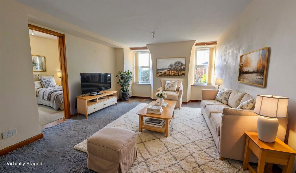 Property photo 2 of 13