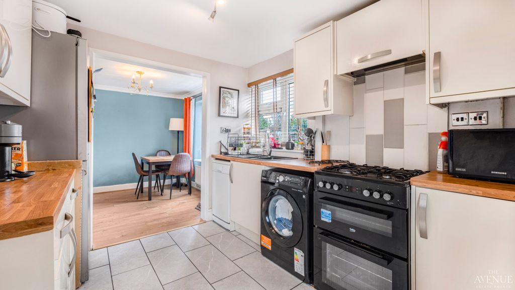 Property photo 3 of 17 5394383