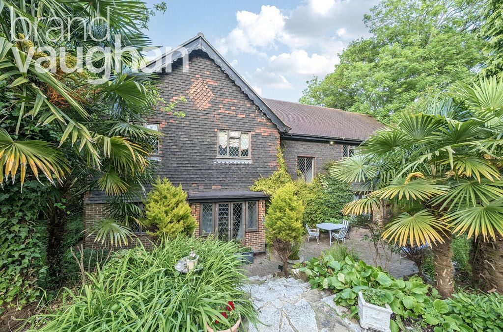 Property photo 1 of 13 Front