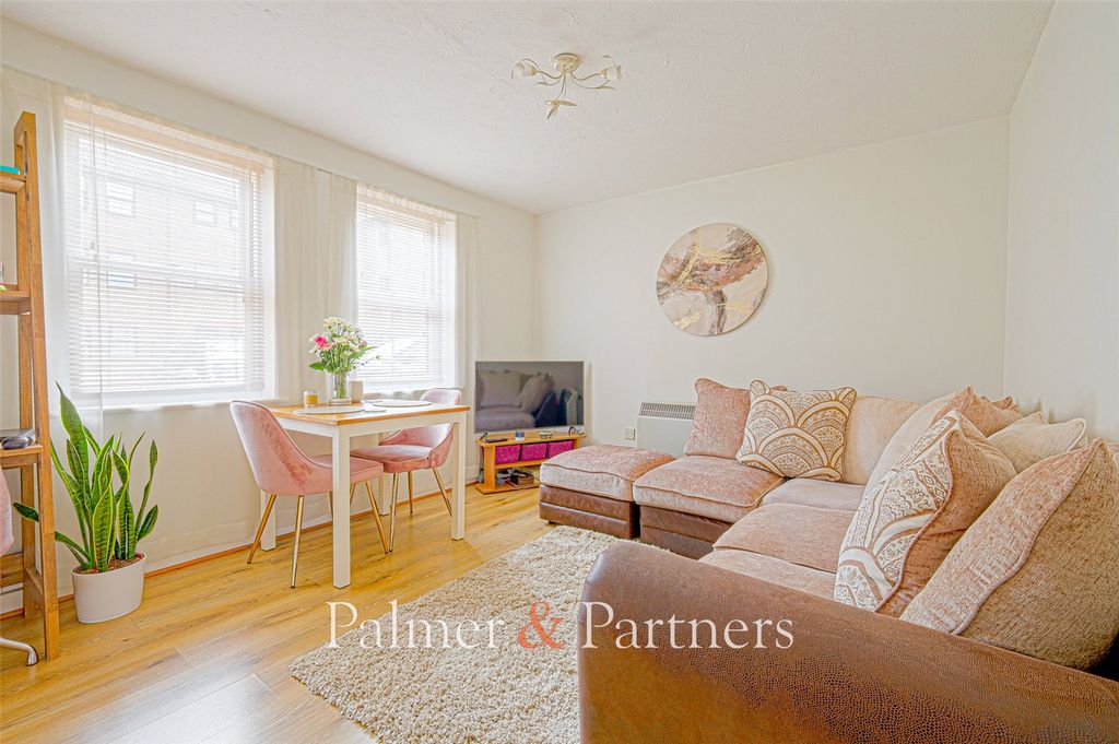 Property photo 2 of 7 Reception Room