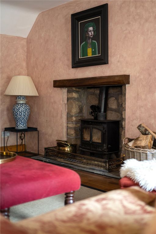 Property photo 3 of 20 Stove