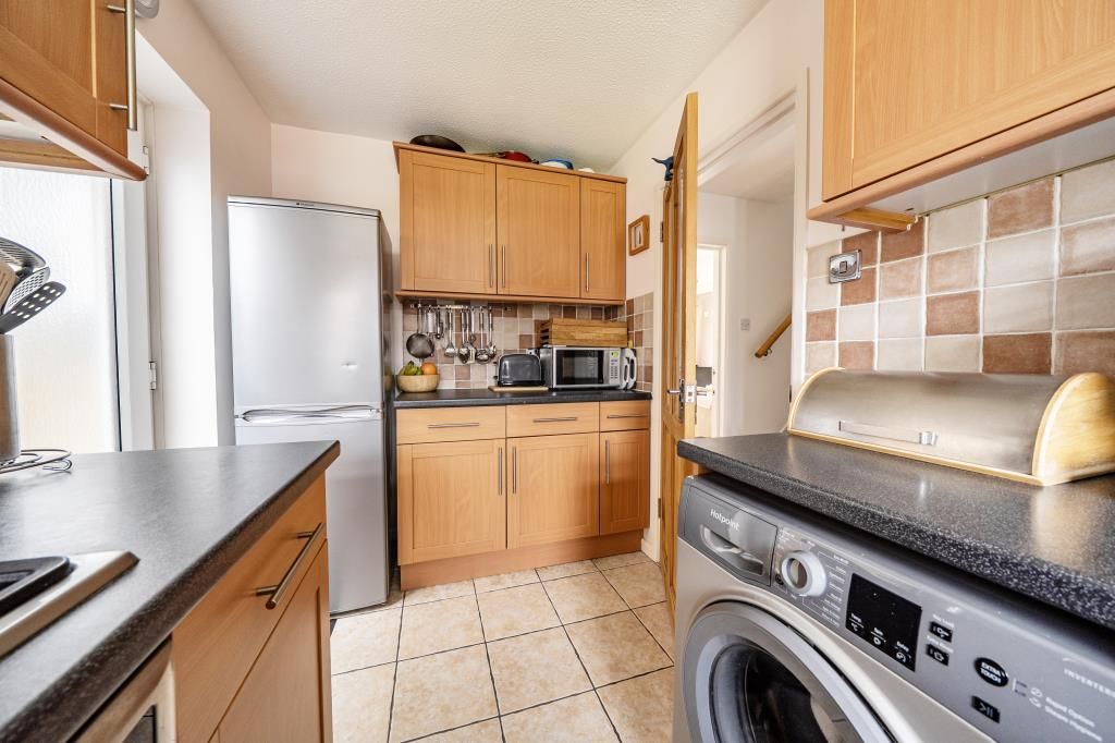 Property photo 3 of 19 Kitchen