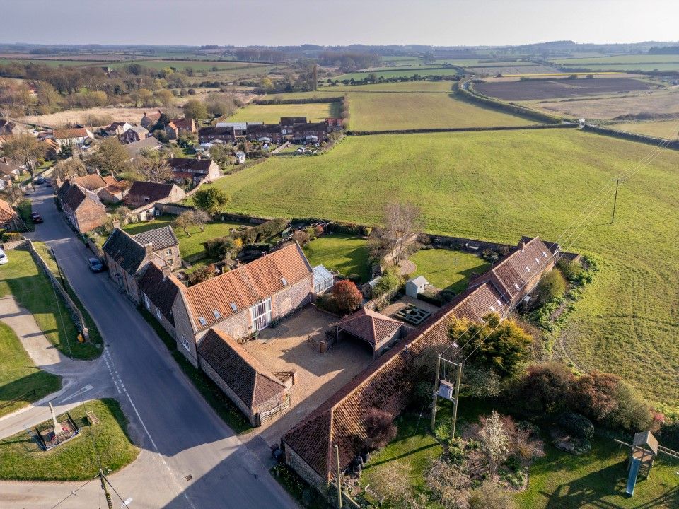 Property photo 2 of 42 Dji_0253