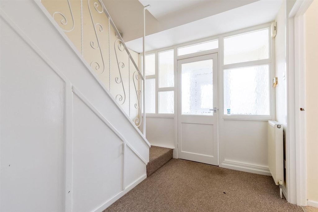 Property photo 3 of 15 6Armstrongclose-7.Jpg