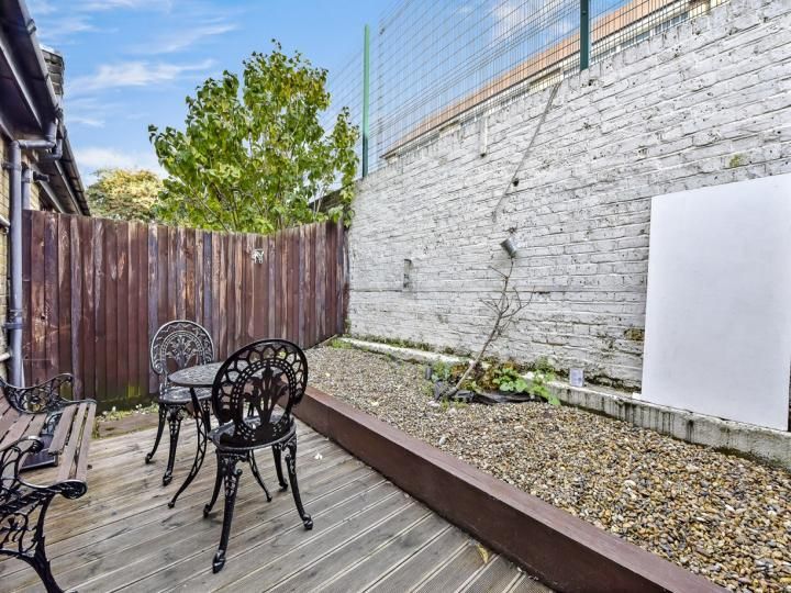 Property photo 2 of 9 Photo 6