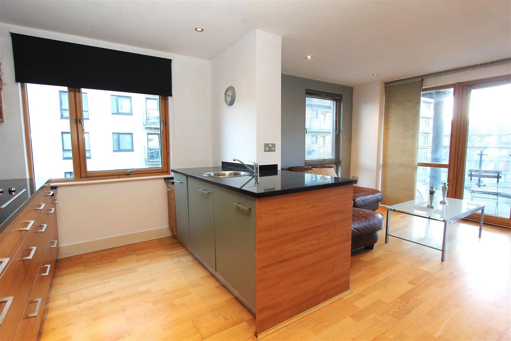 Property photo 3 of 11 Kitchen 2.Jpg