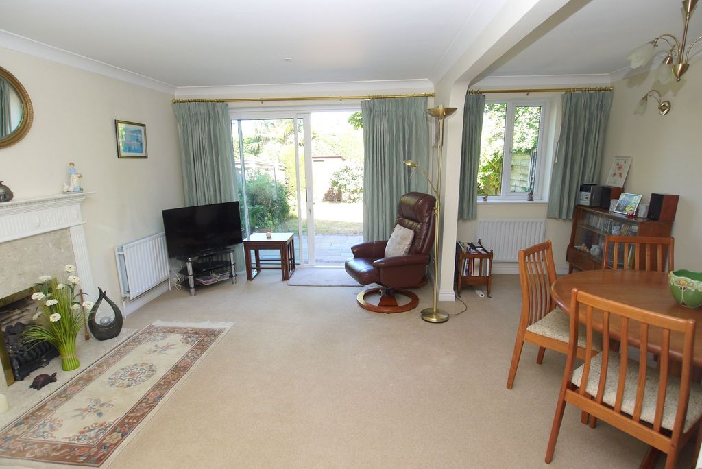 Property photo 2 of 11 Photograph 2