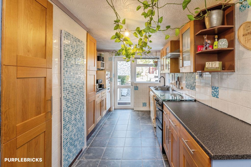 Property photo 3 of 24 Kitchen