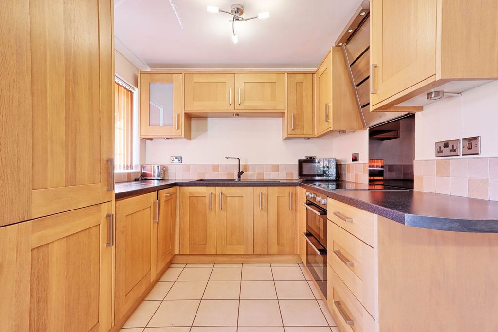 Property photo 3 of 20