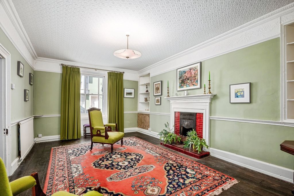 Property photo 3 of 31 Pbox-Img.Jpg