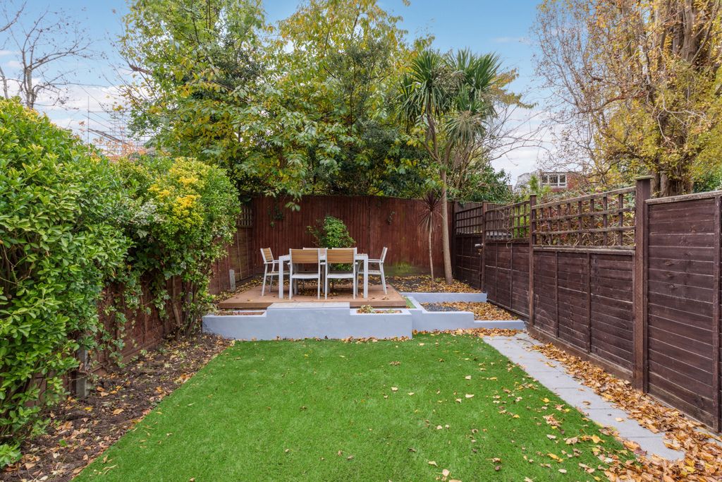 Property photo 2 of 14