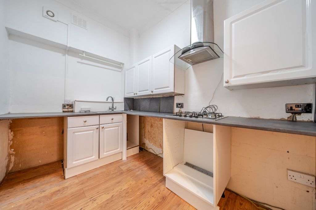 Property photo 2 of 13 1502007-12-6A82d6...
