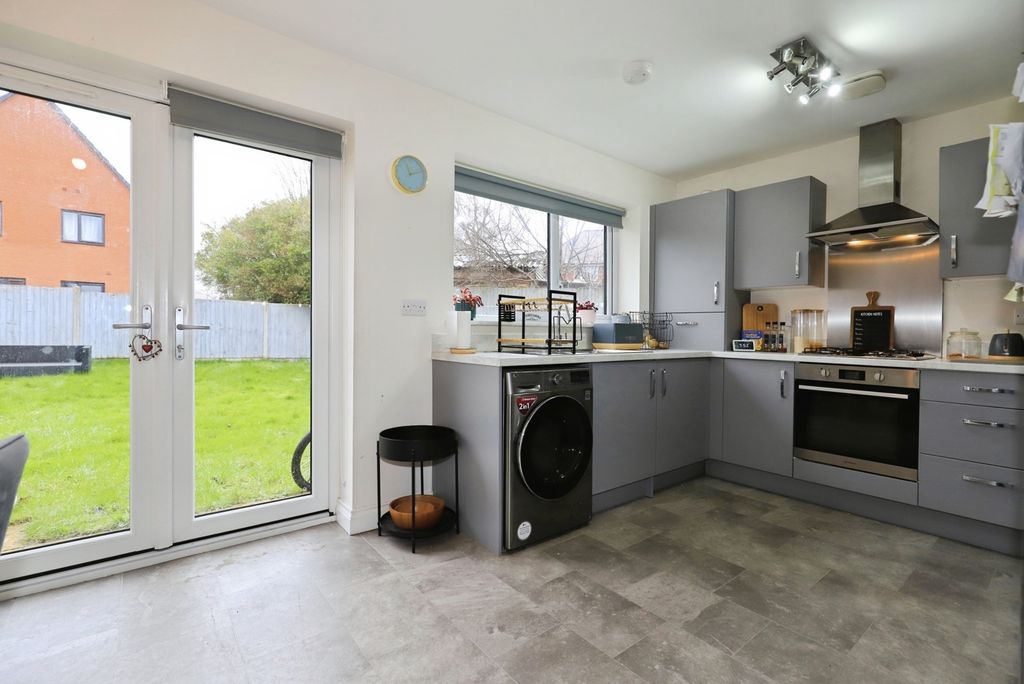 Property photo 2 of 17 Photo