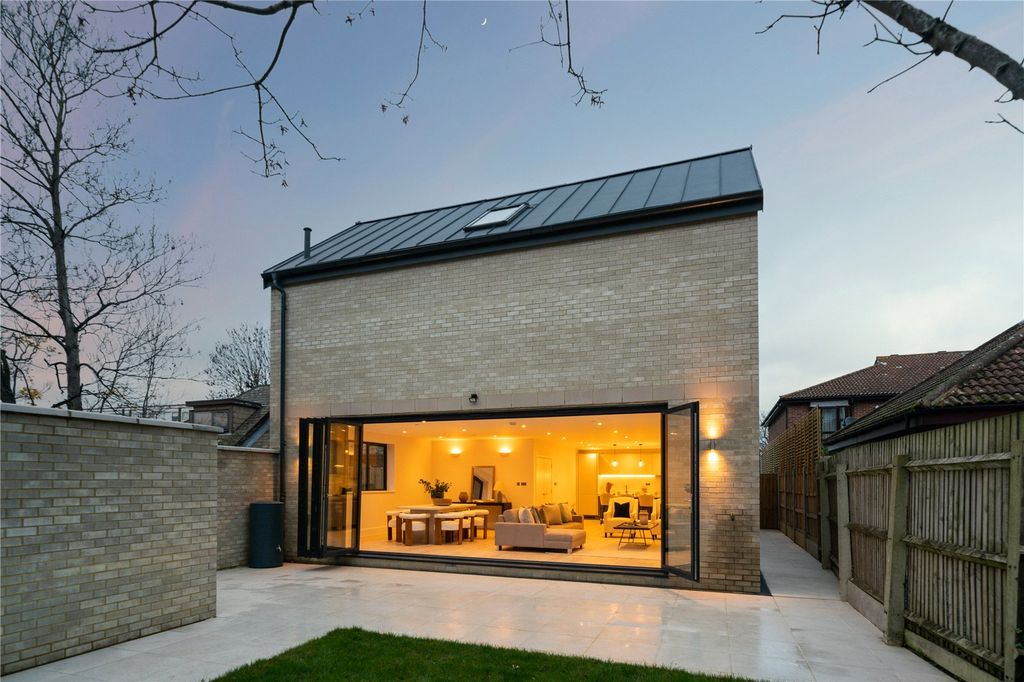 Property photo 2 of 30 Picture No. 37