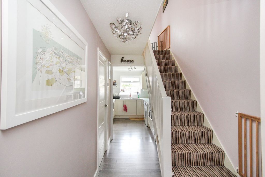 Property photo 2 of 15 Entrance Hall