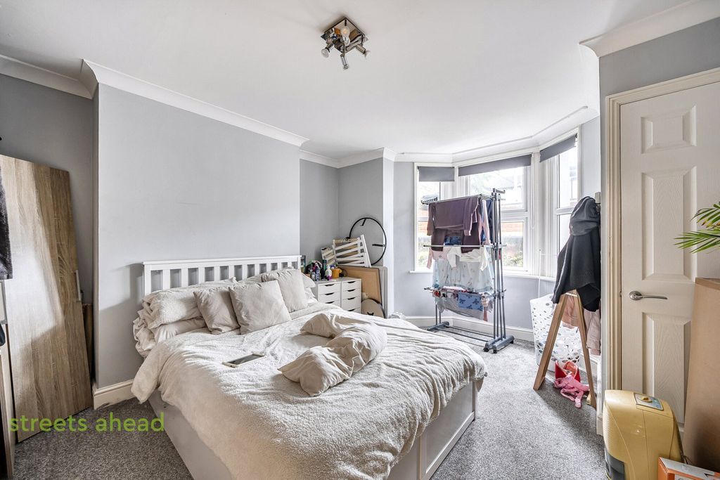 Property photo 3 of 13 835A959E-2E2F-4B2...