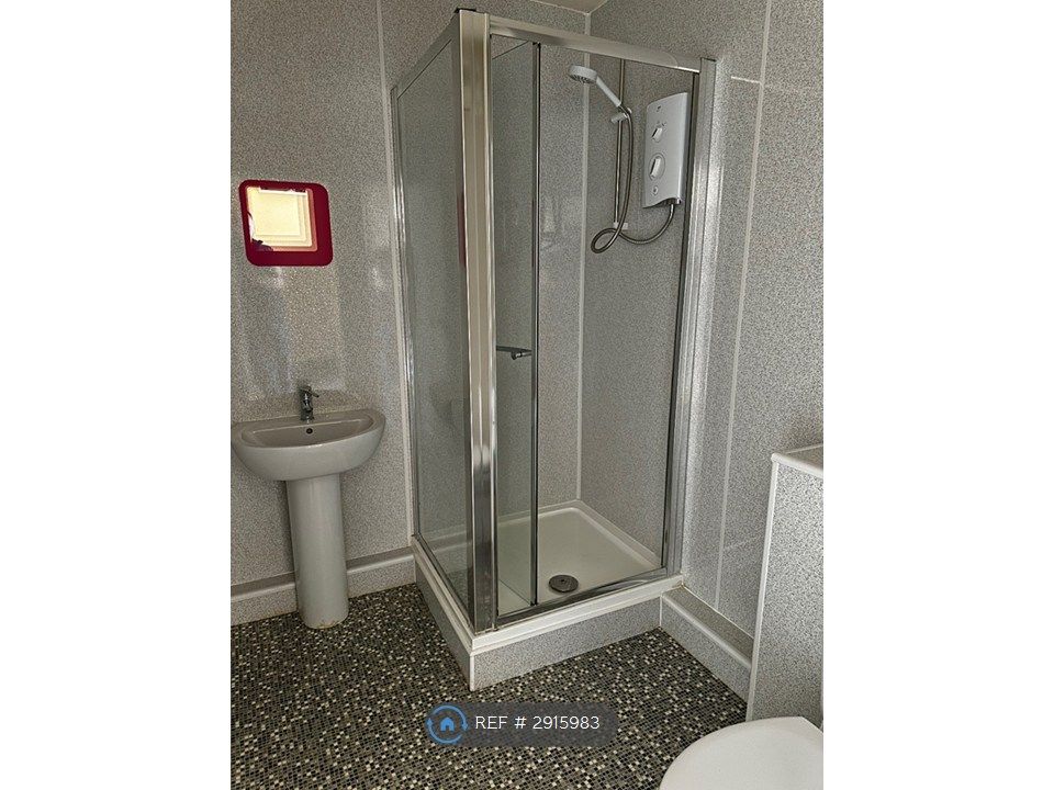 Property photo 3 of 4 Bathroom