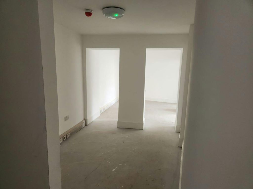 Property photo 2 of 6 E.Jpg