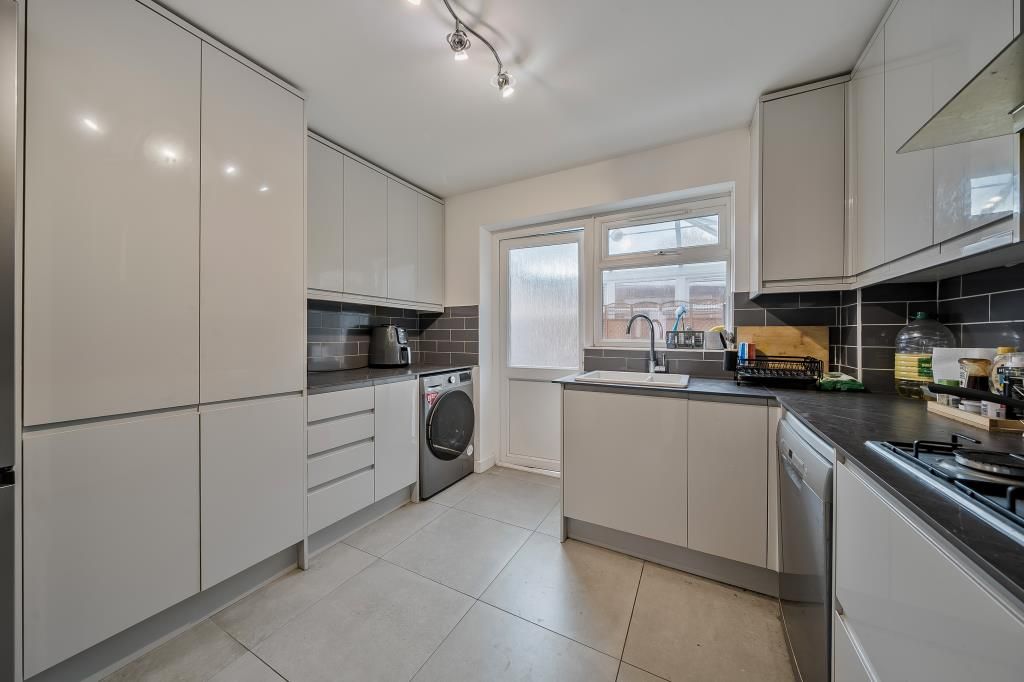 Property photo 2 of 16 Kitchen