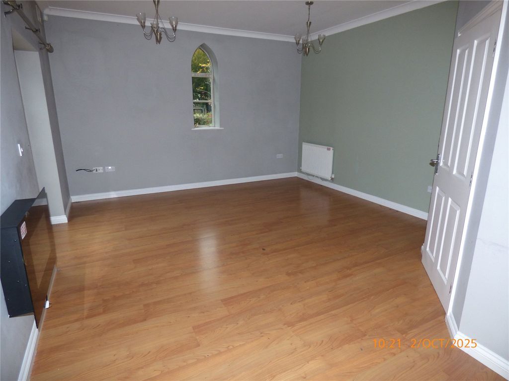 Property photo 3 of 17 Living Room