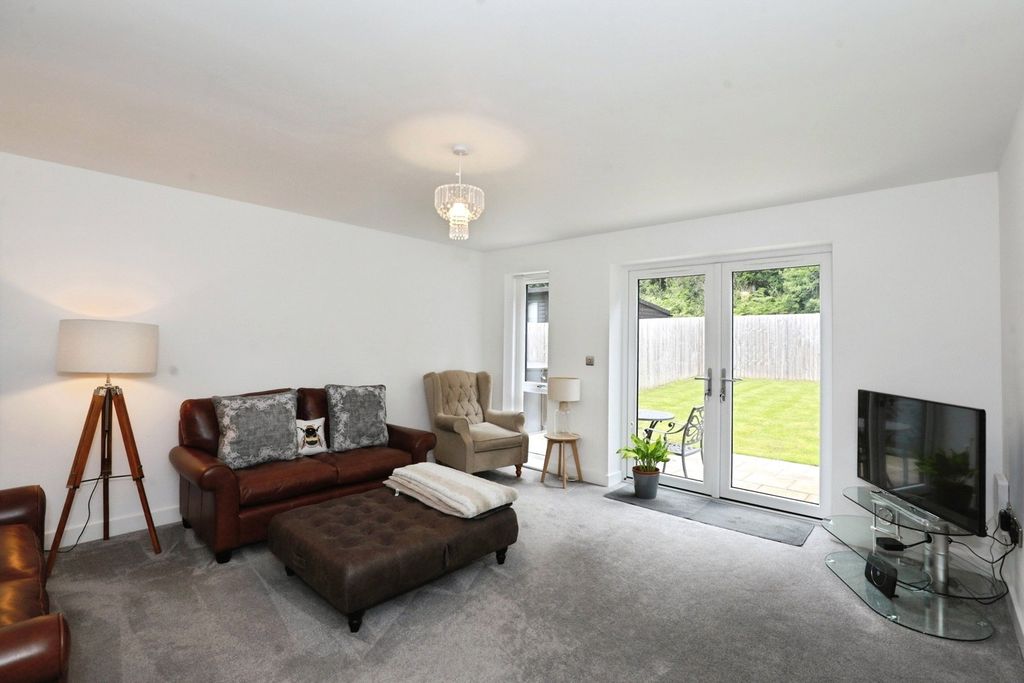 Property photo 2 of 16 Photo