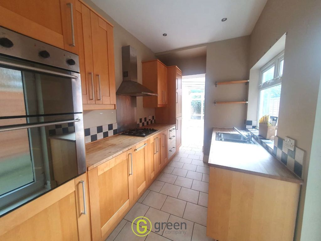 Property photo 2 of 12 Kitchen