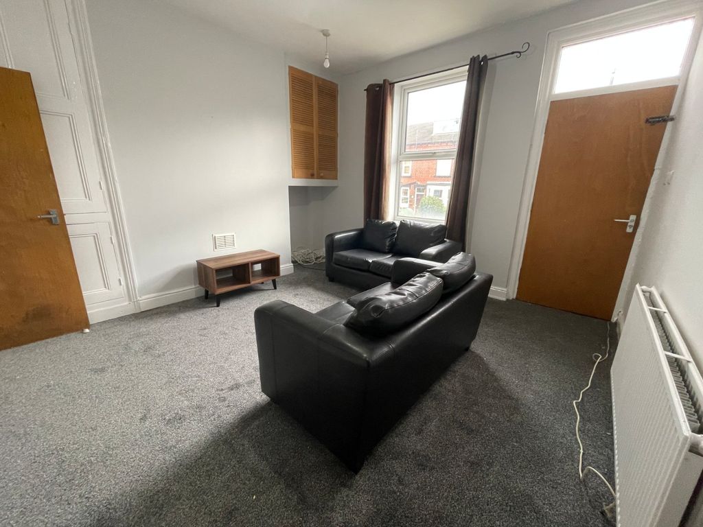 Property photo 2 of 11 Picture No. 17