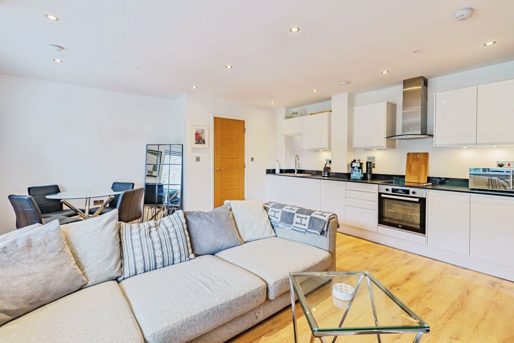 Property photo 1 of 15 Pbox-Img.Jpg