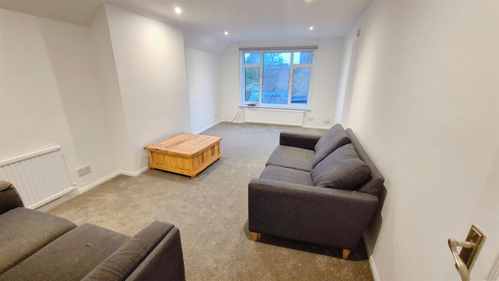 Property photo 3 of 6 Polish_20251110_155404716.Jpg