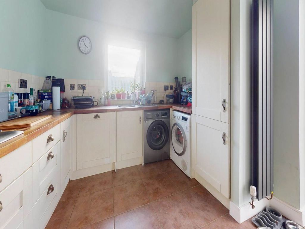 Property photo 3 of 13 Kitchen 2 17 Tregerddan