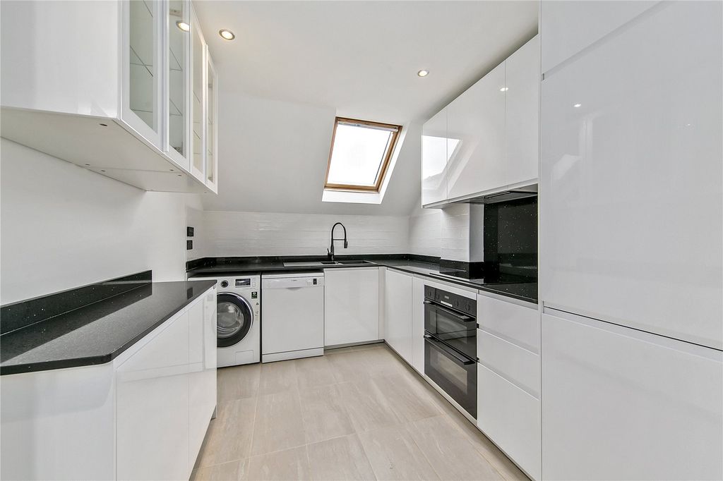 Property photo 3 of 11 Picture No. 06