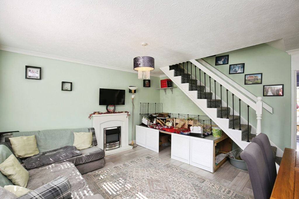 Property photo 3 of 20