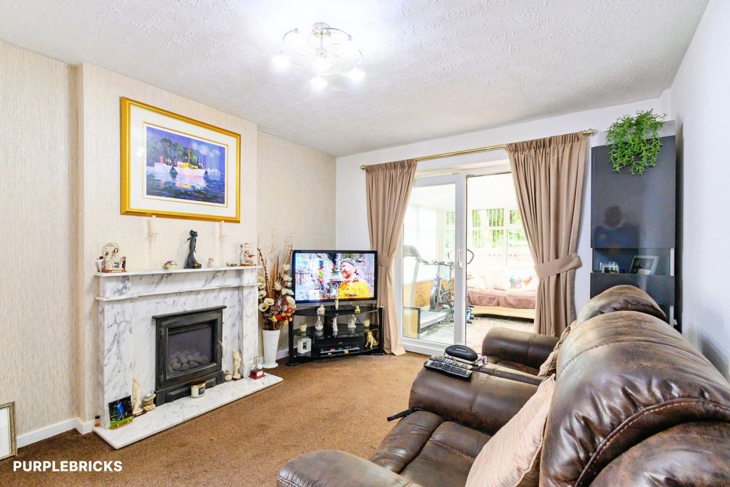 Property photo 2 of 28