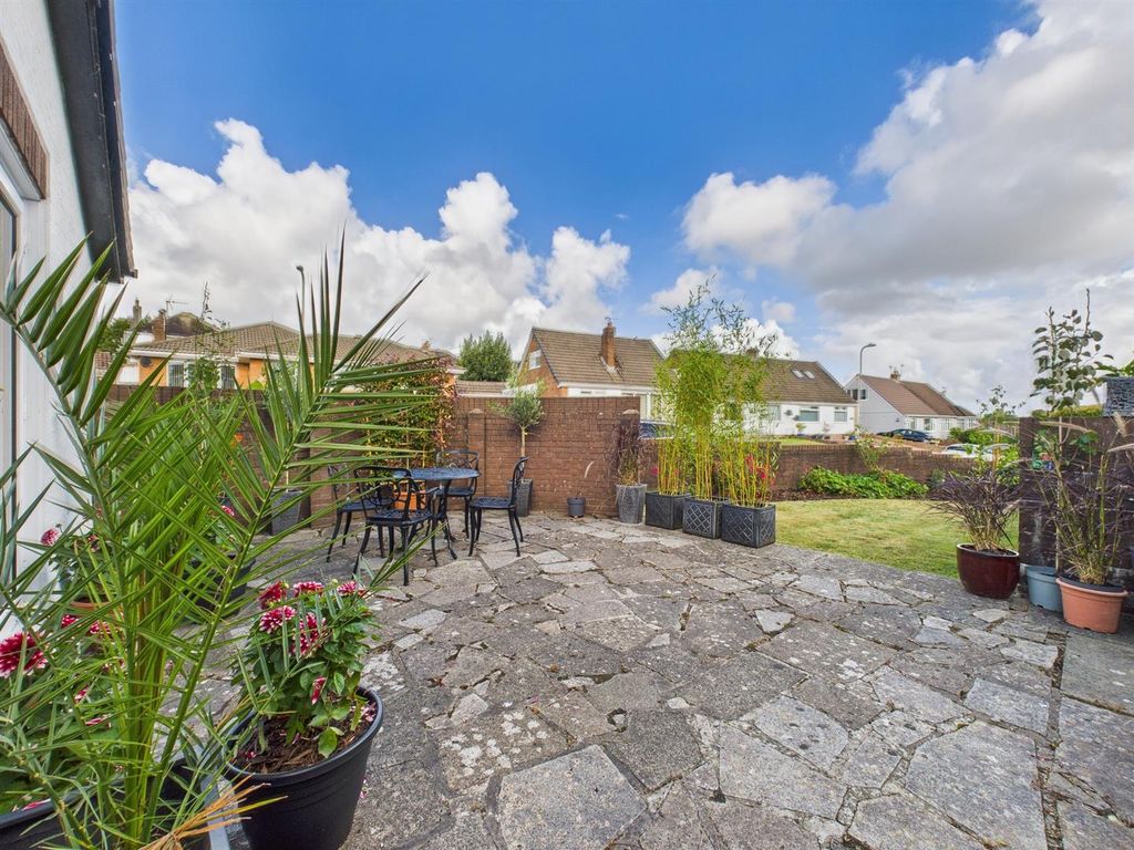 Property photo 3 of 18 Cam02295G0-Pr0282-Still024.Jpg
