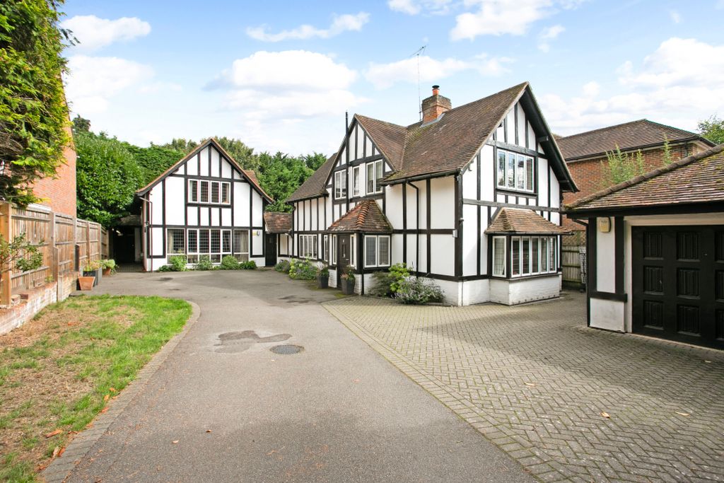 Property photo 1 of 21