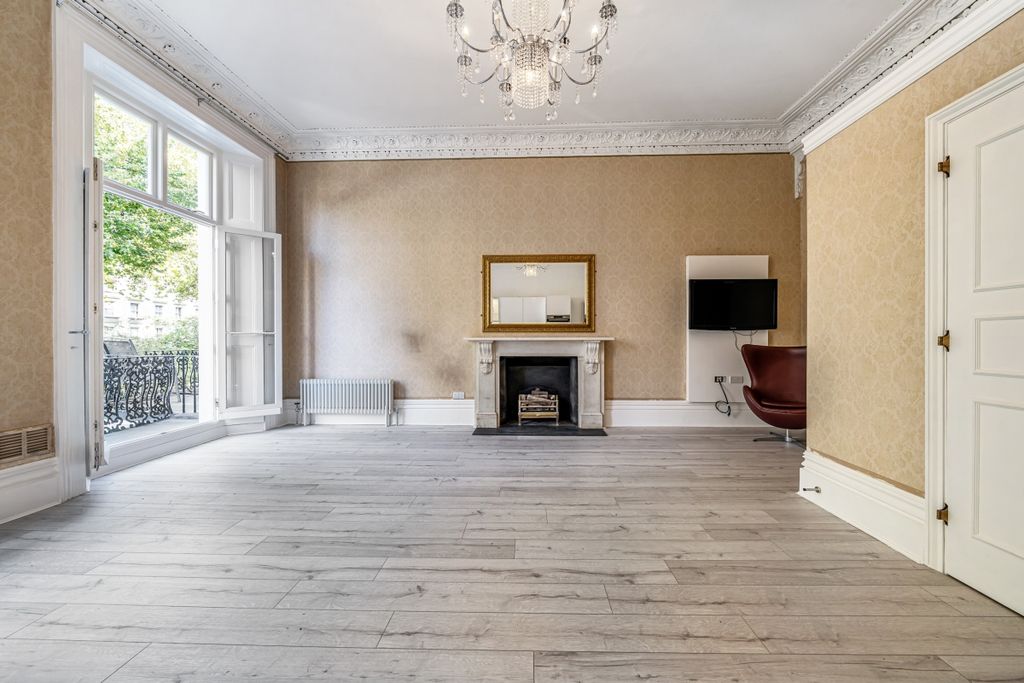 Property photo 3 of 8 Living Room