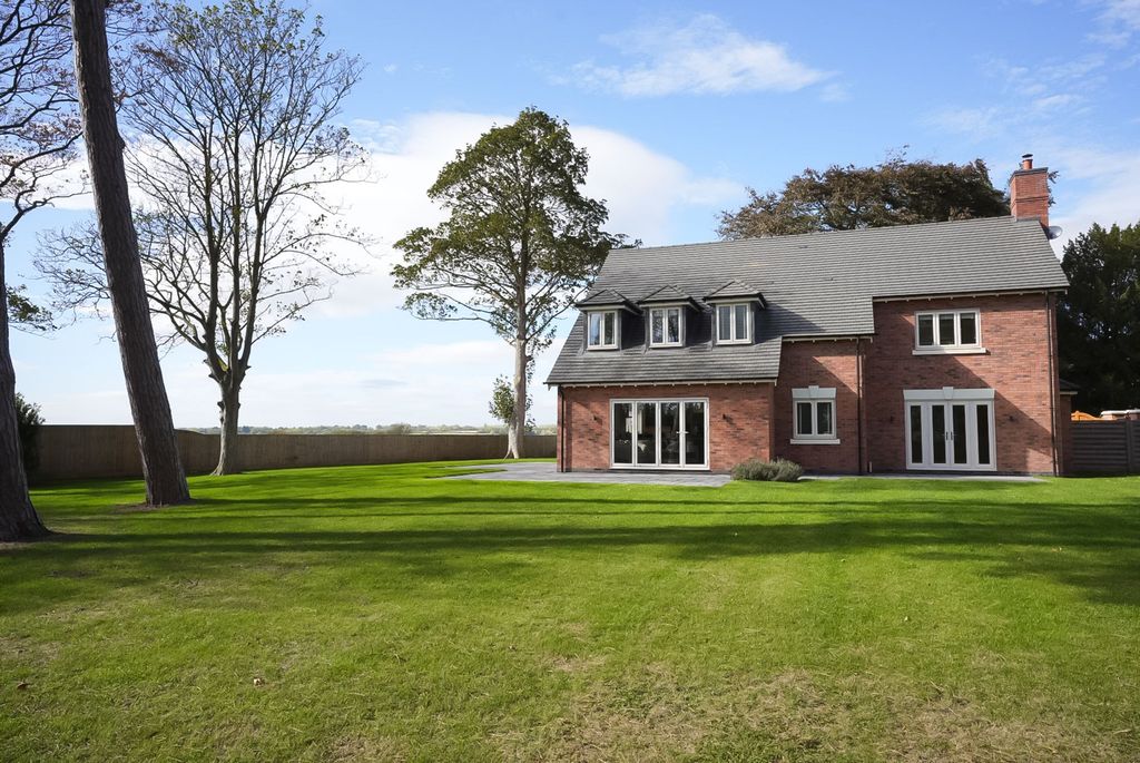 Property photo 3 of 34