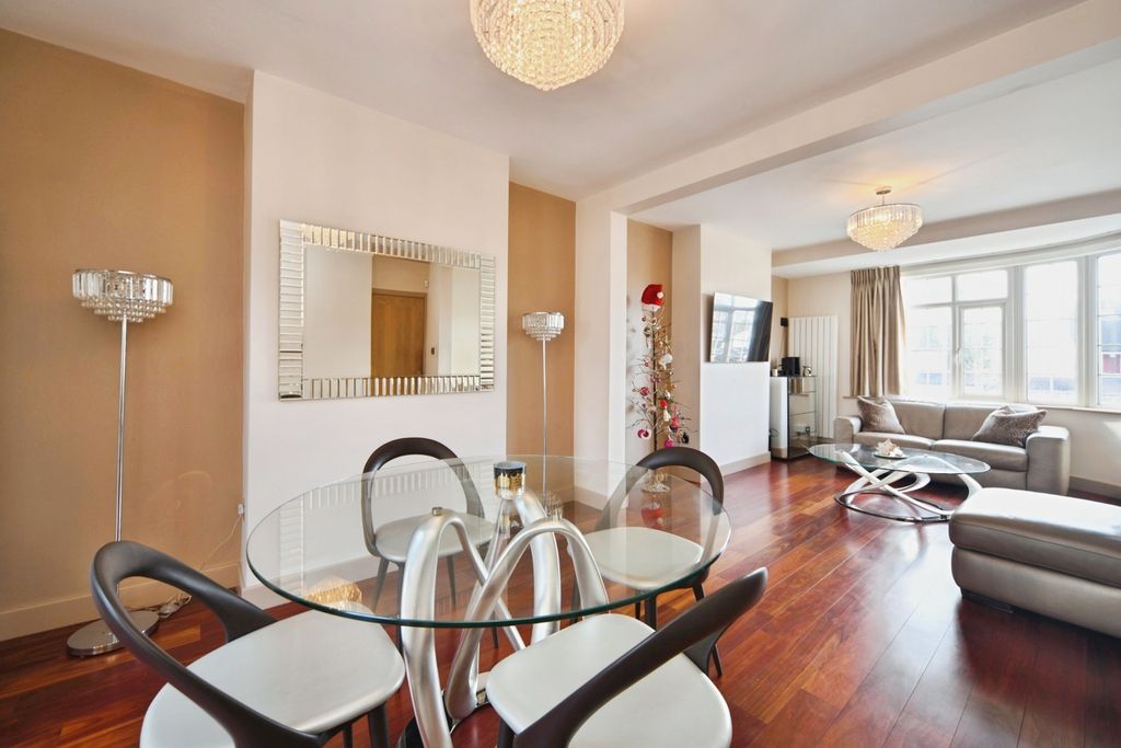 Property photo 3 of 20 Pbox-Img.Jpg