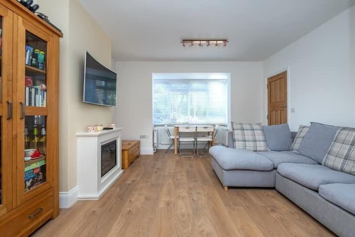 Property photo 2 of 13 41 Princes Way 06