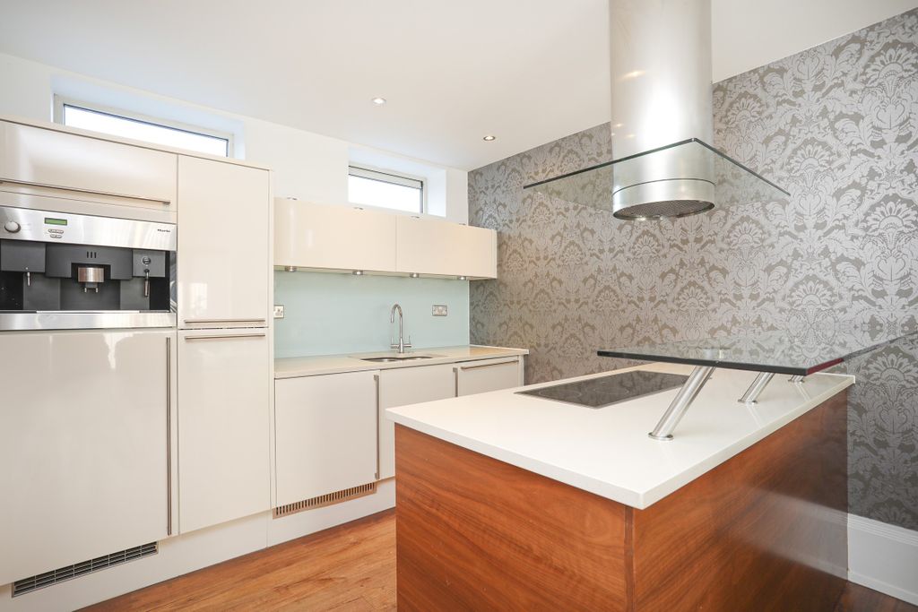 Property photo 3 of 13 Imported Image