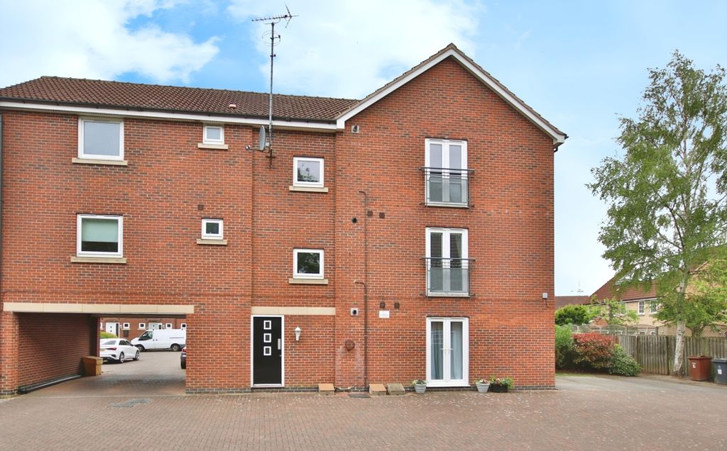 Property photo 1 of 15 4156762