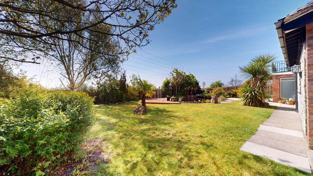 Property photo 1 of 39