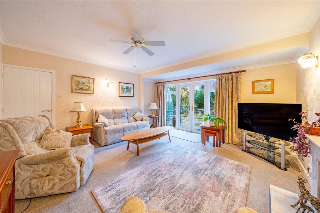 Property photo 3 of 19