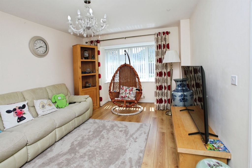 Property photo 2 of 17