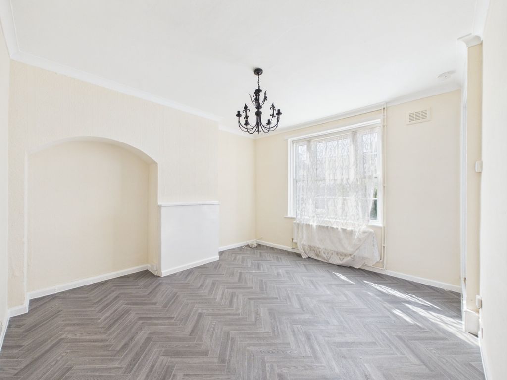 Property photo 2 of 14 5253154