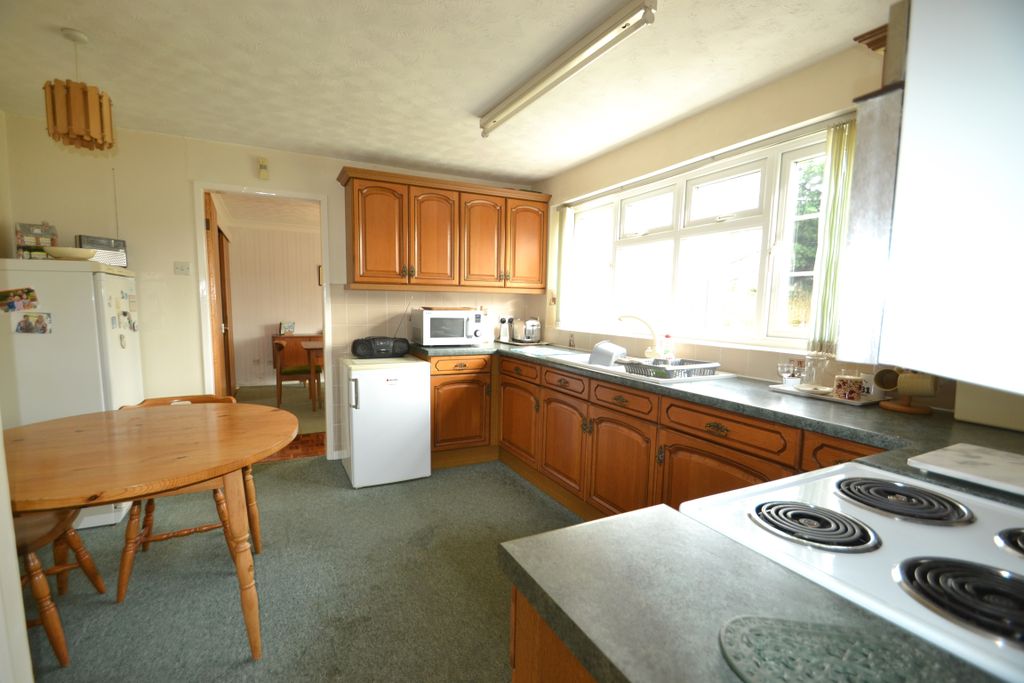 Property photo 3 of 24 Kitchen