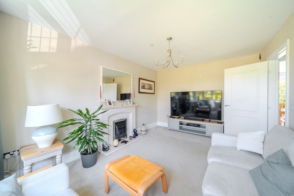 Property photo 3 of 47