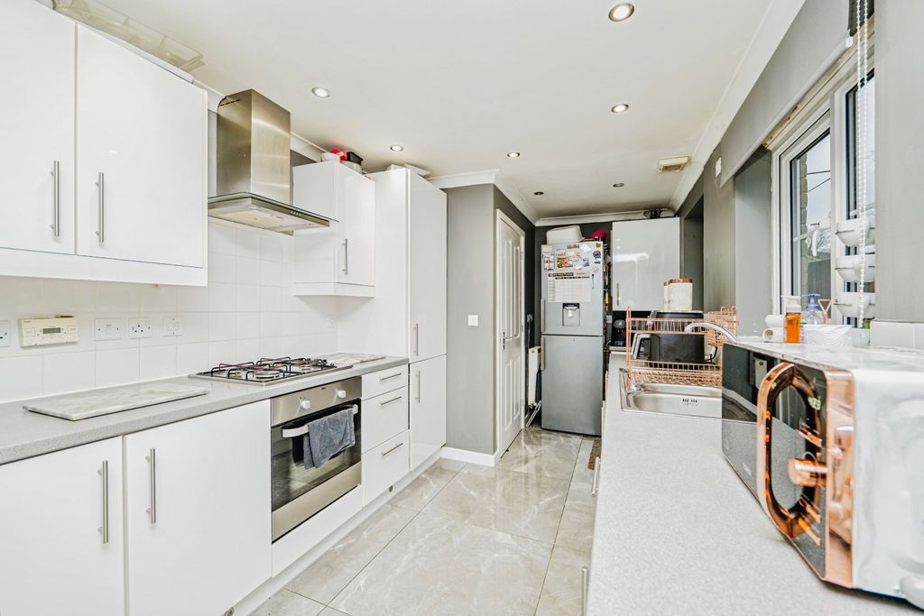 Property photo 3 of 20 P1409475